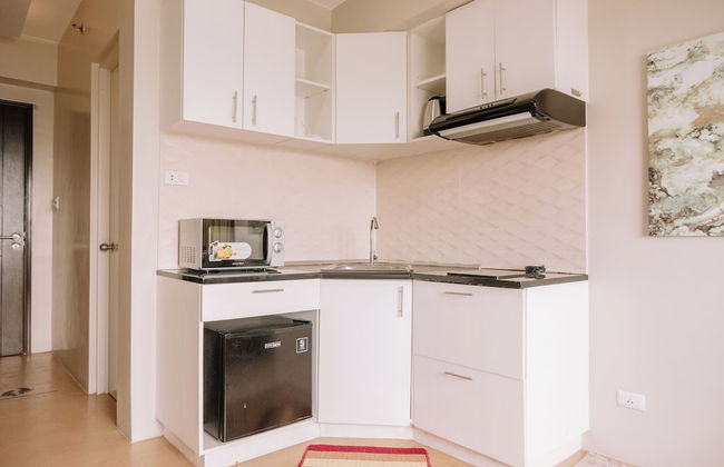 Chic & Stylish Urban Hideout - Photo 14