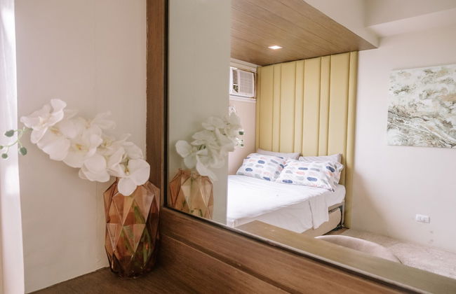 Chic & Stylish Urban Hideout - Photo 3