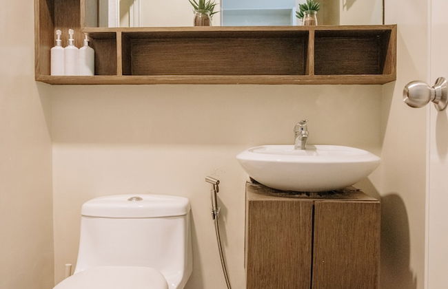 Chic & Stylish Urban Hideout - Photo 9