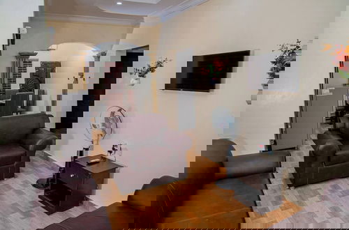 Foto 6 - Julie Moradeke Serviced Apartment Suites