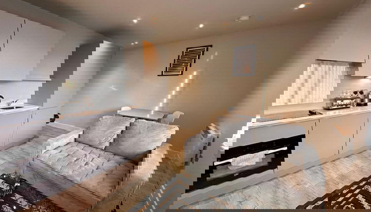 Foto 1 - Cozy Studio in Bracknell With Free Parking