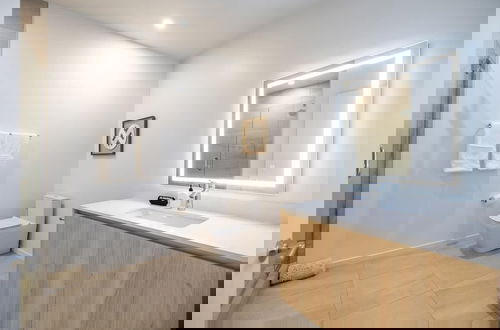 Foto 50 - @ Marbella Lane - Sleek Corner Ocean View