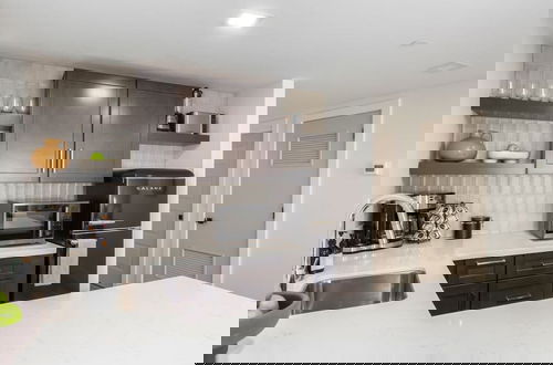 Photo 4 - Heart of Old Town Full GYM Walkable to Everything