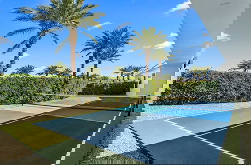 Foto 55 - Sleeps 14 Desert Paradise w/ Pool, Hot Tub & Pickleball Near La Quinta Bravo Villa #5 by Avantstay