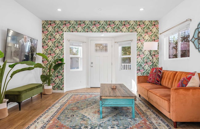 2 Units in Prime Hollywood Location Chic Renovated 1bdrs w/ Patio Avantstay - Foto 8