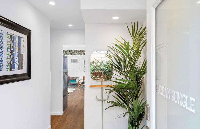 2 Units in Prime Hollywood Location Chic Renovated 1bdrs w/ Patio Avantstay - Foto 6