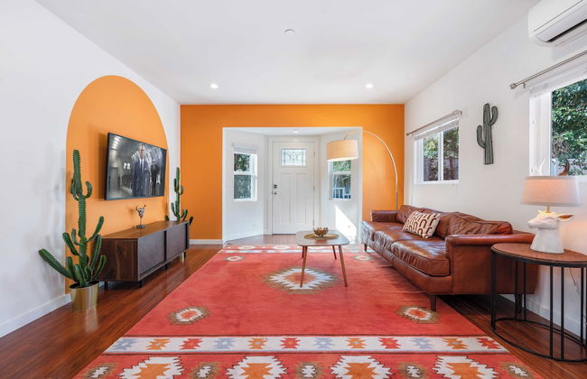2 Units in Prime Hollywood Location Chic Renovated 1bdrs w/ Patio Avantstay - Foto 1