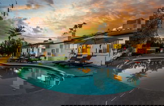 Foto 1 - Ochenta Modern Retreat Htd Pool Spa Putt Grn Gym