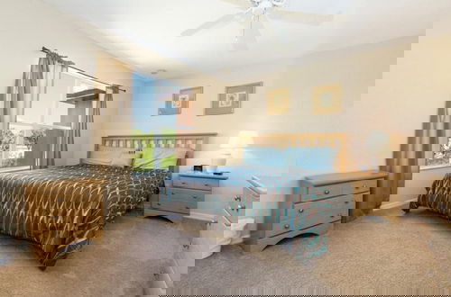Foto 2 - Stunning Regal Oaks 4BR w Pool Spa Near Disney