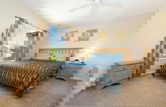 Foto 2 - Stunning Regal Oaks 4BR w Pool Spa Near Disney