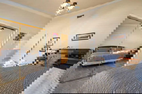 Photo 7 - @ Marbella Lane - Captivating Home W/pool