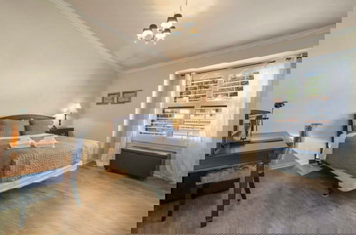 Photo 2 - @ Marbella Lane - Captivating Home W/pool