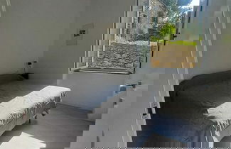 Photo 2 - Central Design Flat With Parking