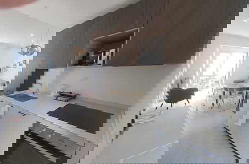 Photo 6 - Central Design Flat With Parking
