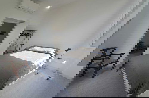 Photo 3 - Central Design Flat With Parking