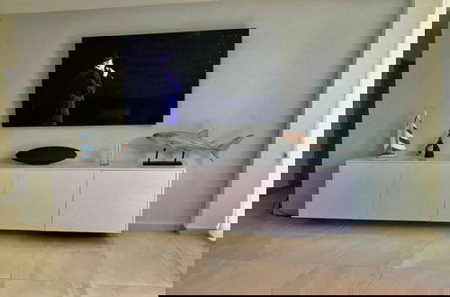 Photo 23 - Beautiful Apartment With Pool, gym and Beach Just 80 Meters Walk, Fully Equipped