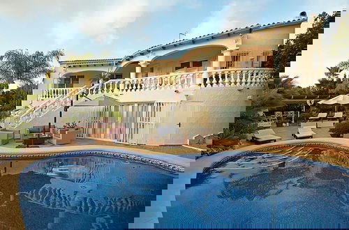 Foto 10 - Luxury 5 Bed Mountain Views Heated Pool Games Room