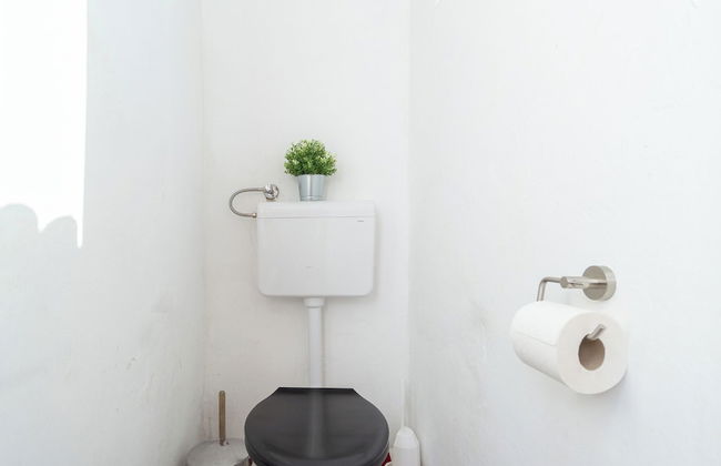Apartment Johannitergasse Shared Toilet - Photo 9