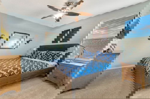 Foto 7 - Upstair Loft Premium Home With Pool, Spa & Games! 5 Bedroom Condo