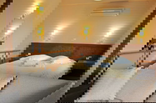 Photo 2 - Karayiannis Villas