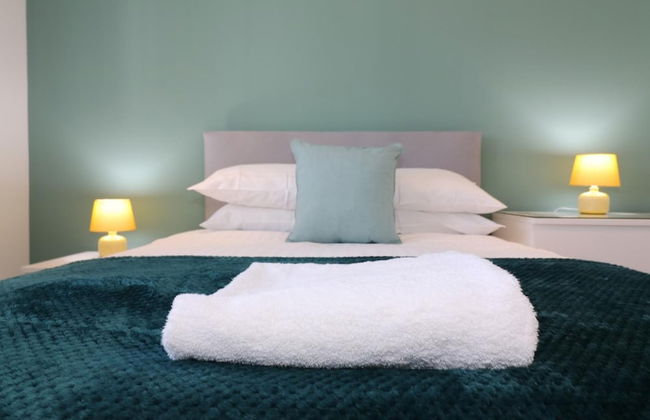 Railway House 5 bed - Maryhill - Photo 21