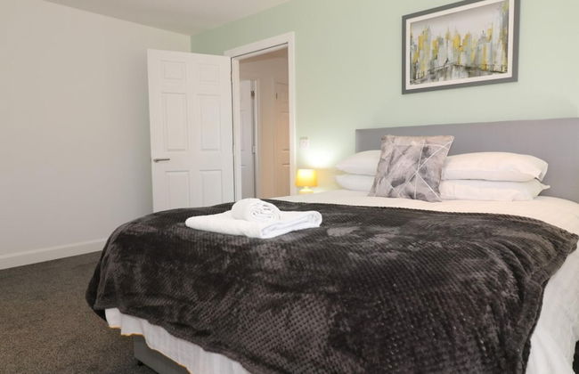 Railway House 5 bed - Maryhill - Photo 14