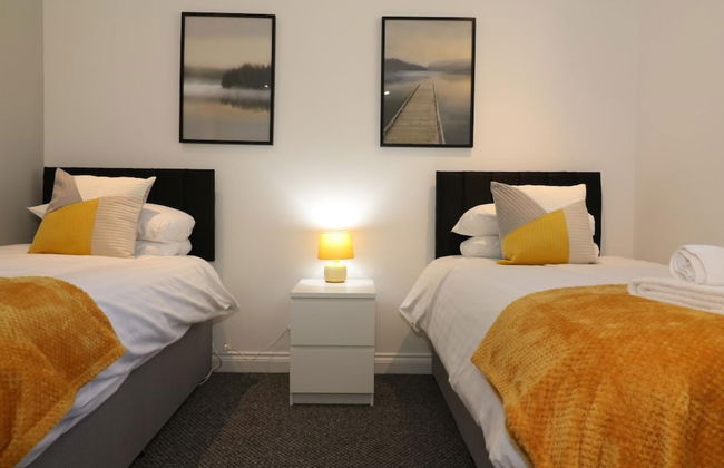 Railway House 5 bed - Maryhill - Photo 23