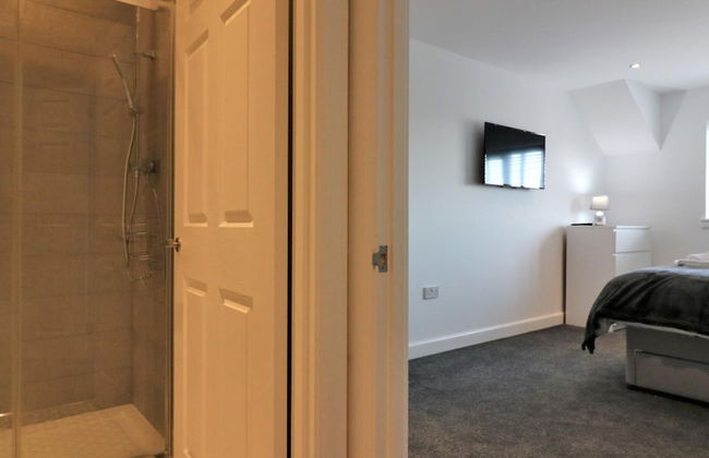 Railway House 5 bed - Maryhill - Photo 11