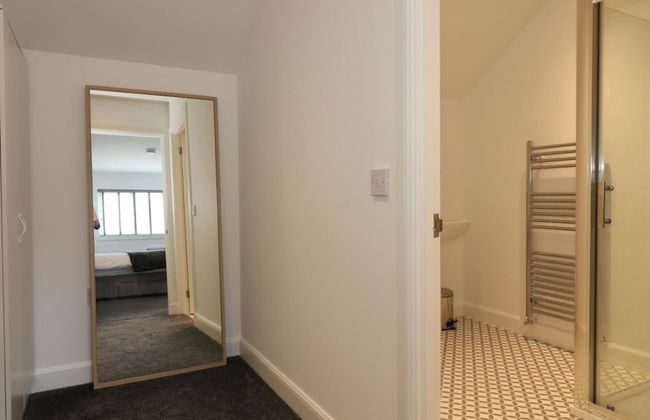 Railway House 5 bed - Maryhill - Photo 5