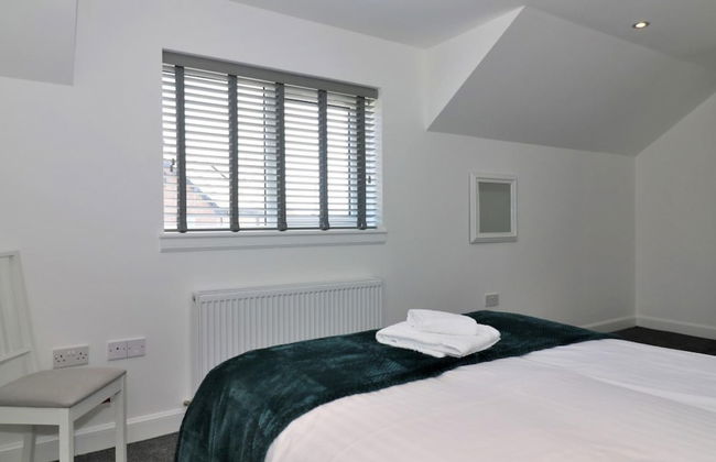 Railway House 5 bed - Maryhill - Photo 19