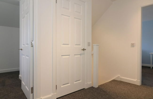 Railway House 5 bed - Maryhill - Photo 42