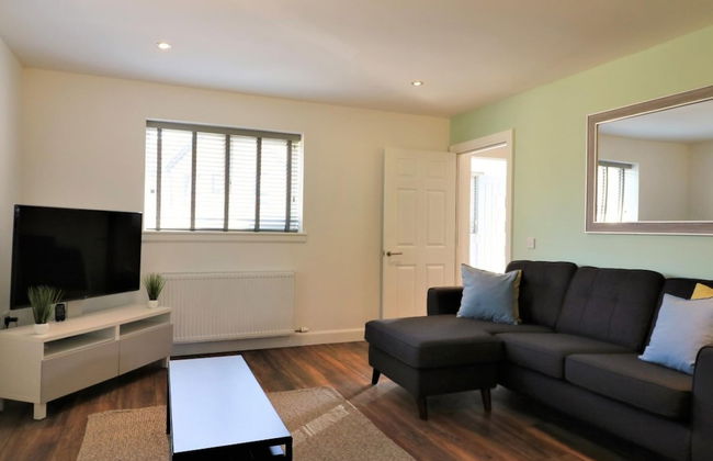 Railway House 5 bed - Maryhill - Photo 39