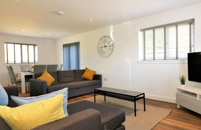 Railway House 5 bed - Maryhill - Photo 38