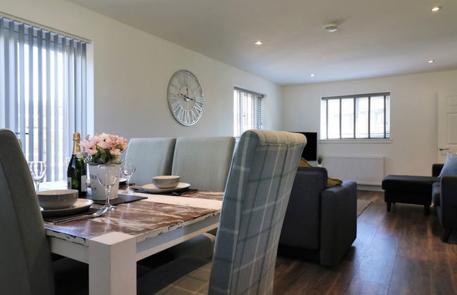 Railway House 5 bed - Maryhill - Photo 41