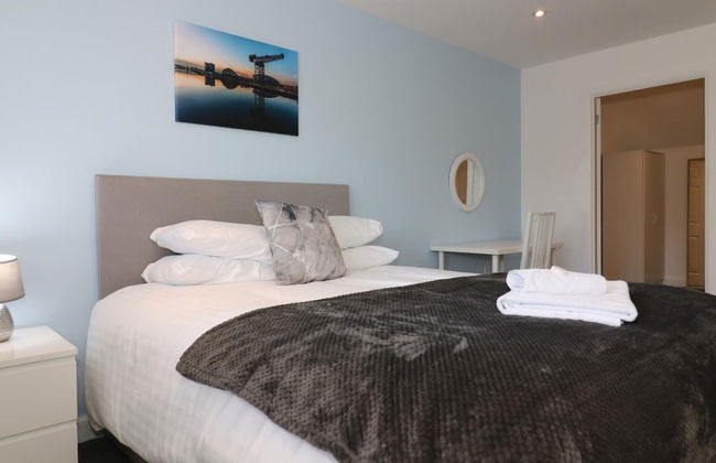 Railway House 5 bed - Maryhill - Photo 1