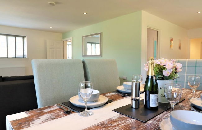 Railway House 5 bed - Maryhill - Photo 4