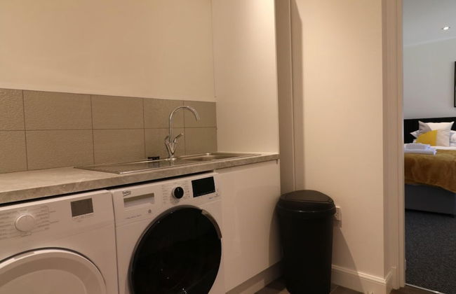 Railway House 5 bed - Maryhill - Photo 36