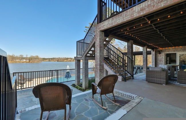 7BR Lakefront Haven Pool Hot Tub Gated 4acres - Foto 70