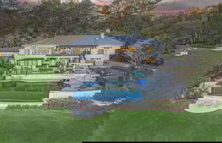 Foto 2 - 7BR Lakefront Haven Pool Hot Tub Gated 4acres