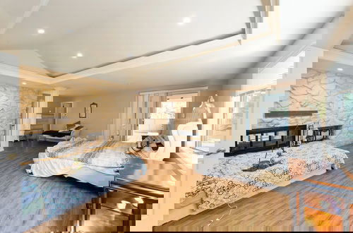 Photo 5 - LUXURY BAY SHORE HOME