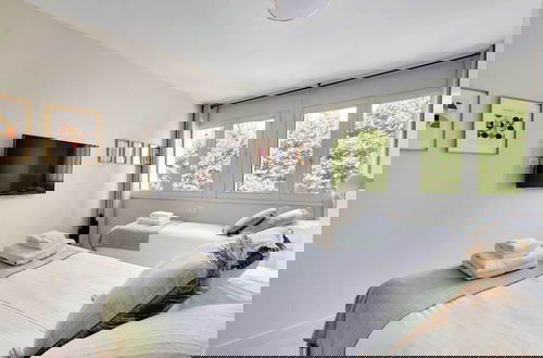 Foto 2 - Modern 