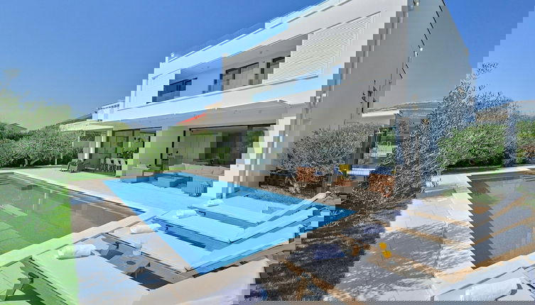 Photo 1 - Modern Villa With Private Pool and Terrace
