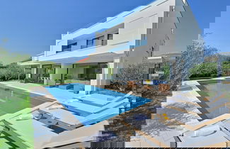 Photo 1 - Modern Villa With Private Pool and Terrace
