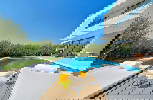 Photo 30 - Modern Villa With Private Pool and Terrace
