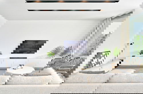 Photo 18 - Modern Villa With Private Pool and Terrace