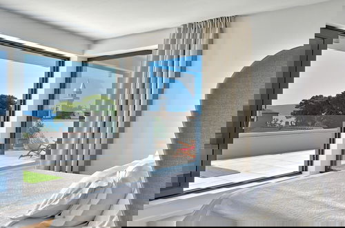 Photo 10 - Modern Villa With Private Pool and Terrace