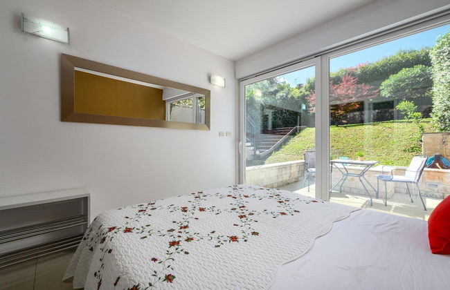 Apartment in Porec Near Rock Beach - Photo 4