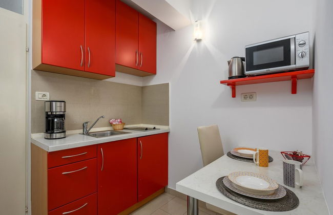 Apartment in Porec Near Rock Beach - Photo 8