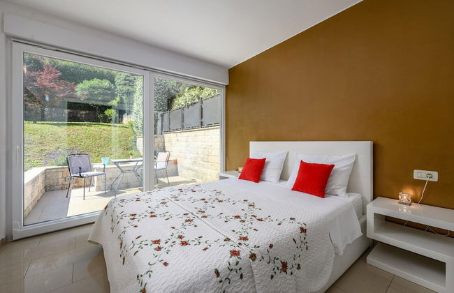 Apartment in Porec Near Rock Beach - Photo 5