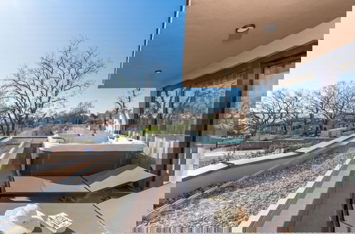Foto 23 - Spacious Home With Terrace and Bubble Bath
